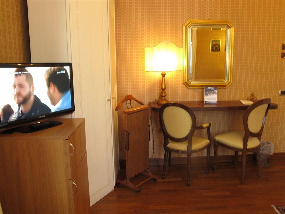 C-Hotels De Rose Palace Florencia Exterior foto