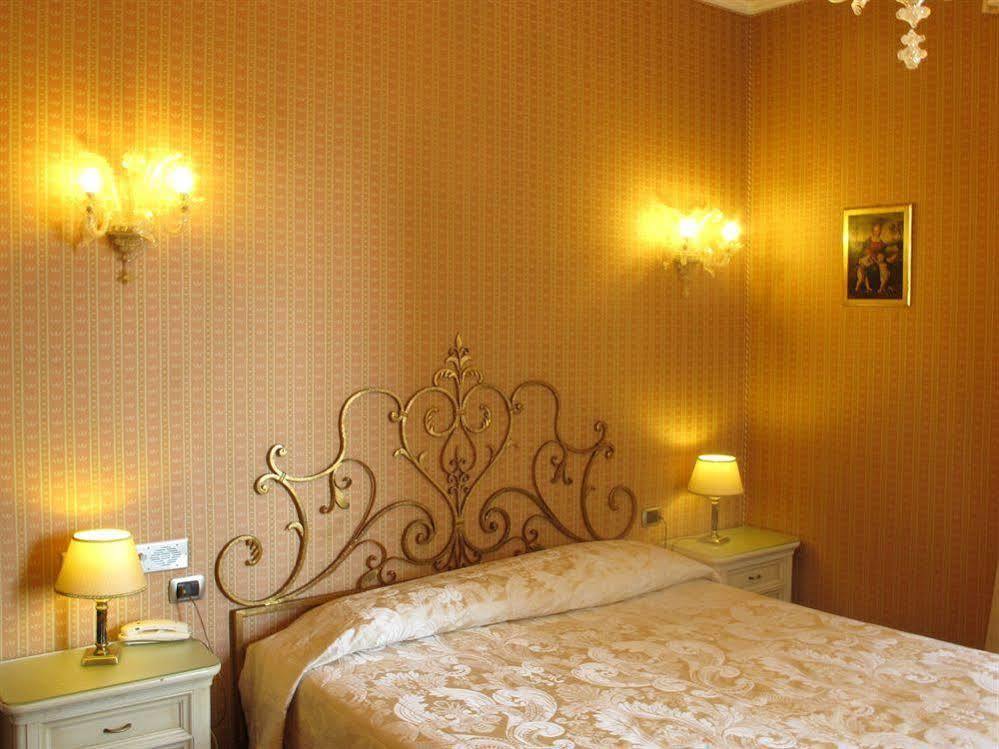 C-Hotels De Rose Palace Florencia Exterior foto