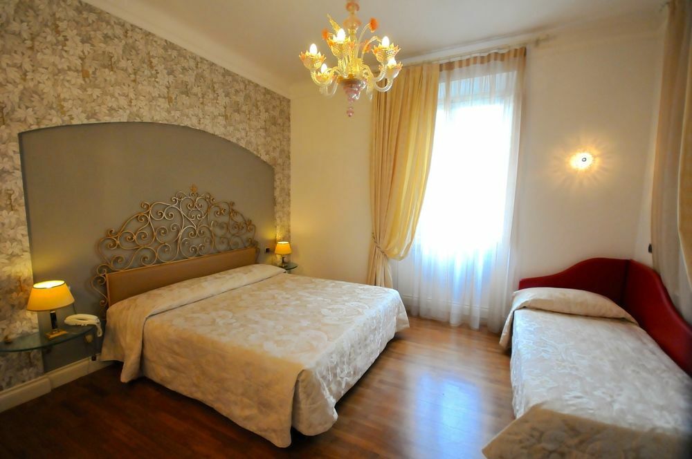 C-Hotels De Rose Palace Florencia Exterior foto